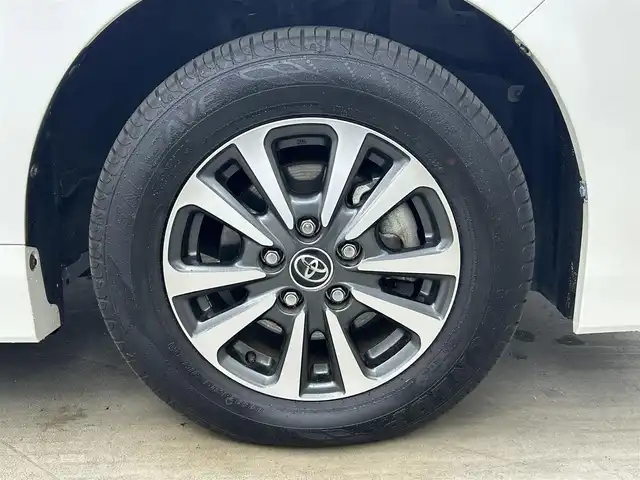 トヨタ エスクァイア Gi 岡山県 2018(平30)年 4.5万km ホワイトパールクリスタルシャイン 純正9インチナビ/・FM/AM/Bluetooth/フルセグ/CD/DVD/バックカメラ/12.1インチ後席モニター/合皮シート/・シートヒーター/ドライブレコーダー/ビルトインETC/両側パワースライドドア/トヨタセーフティーセンス/・プリクラッシュセーフティ/・レーンキープアシスト/・クルーズコントロール/・オートマチックハイビーム/LEDヘッドライト/純正フロアマット/純正15インチアルミ/ドアバイザー/スマートキー2本/新車保証書