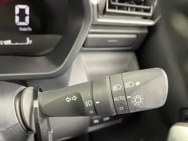 トヨタ ライズ Z 大分県 2023(令5)年 1.4万km ファイアークォーツレッドM 純正ディスプレィオーディオ/パノラミックビューモニター/レーダークルーズ/電動パーキングブレーキ/LED/ETC/Bluetooth/TV/レーンキープ/シートヒーター/フロアマット/ドアバイザー