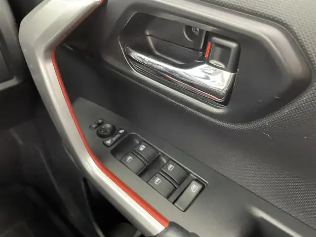 トヨタ ライズ Z 大分県 2023(令5)年 1.4万km ファイアークォーツレッドM 純正ディスプレィオーディオ/パノラミックビューモニター/レーダークルーズ/電動パーキングブレーキ/LED/ETC/Bluetooth/TV/レーンキープ/シートヒーター/フロアマット/ドアバイザー