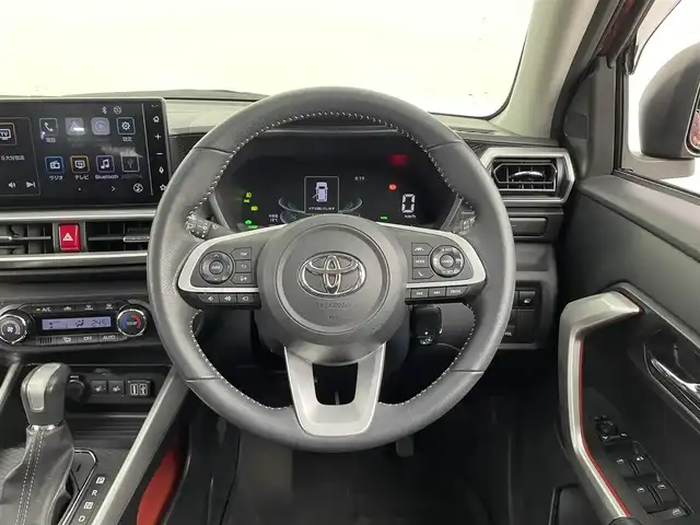 トヨタ ライズ Z 大分県 2023(令5)年 1.4万km ファイアークォーツレッドM 純正ディスプレィオーディオ/パノラミックビューモニター/レーダークルーズ/電動パーキングブレーキ/LED/ETC/Bluetooth/TV/レーンキープ/シートヒーター/フロアマット/ドアバイザー