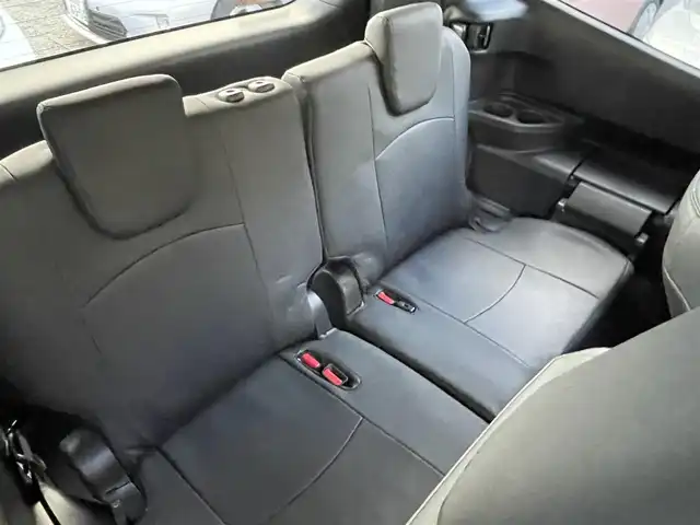 トヨタ ヴォクシー ハイブリッド S－Z 福岡県 2025(令7)年 0.4万km ホワイトパールクリスタルシャイン ワンオーナー/純正ディーラーナビ/・Bluetooth/・フルセグTV/・AM/FM/・ミラーキャスト/・CD/DVD/・USB/フリップダウンモニター/レーダークルーズコントロール/レーンキープアシスト/オートホールド/横滑り防止システム/ドライブモード/両側パワースライドドア/シートヒーター/オートライト/電動格納ミラー/社外フロアマット/純正アルミホイール/ビルトインETC/ドライブレコーダー前後/デジタルインナーミラー/プッシュスタート/取扱説明書/保証書/スペアキー×１