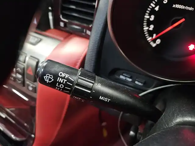 トヨタ ソアラ 430SCV ノーブルカラーED 長崎県 2005(平17)年 9.4万km コスモシルバー 純正ナビ/TV/マークレビンソンプレミアムサウンド/バックカメラ/クルーズコントロール/横滑り防止装置/HIDヘッドランプ/オートライト/オートエアコン/本木製/革巻きコンビステアリング/ステアリングスイッチ/ノーブルレッド革シート/前席パワーシート/ポジションメモリー/前席シートヒーター/社外18インチAWスタッドレス/リモコンキー/イモビライザー/オートアラーム/禁煙車