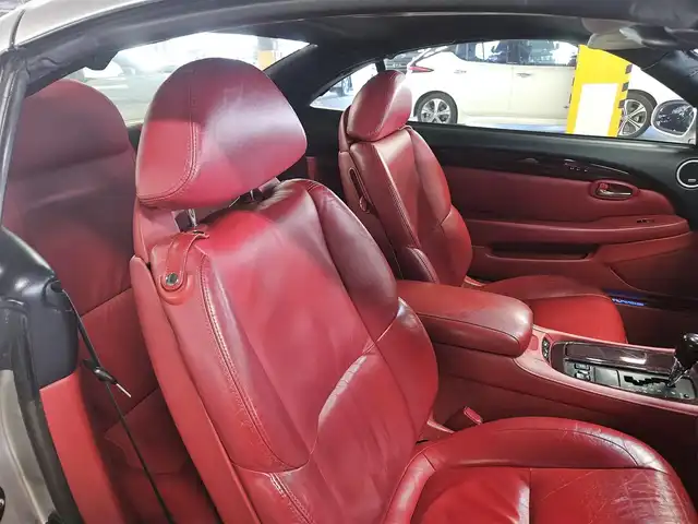 トヨタ ソアラ 430SCV ノーブルカラーED 長崎県 2005(平17)年 9.4万km コスモシルバー 純正ナビ/TV/マークレビンソンプレミアムサウンド/バックカメラ/クルーズコントロール/横滑り防止装置/HIDヘッドランプ/オートライト/オートエアコン/本木製/革巻きコンビステアリング/ステアリングスイッチ/ノーブルレッド革シート/前席パワーシート/ポジションメモリー/前席シートヒーター/社外18インチAWスタッドレス/リモコンキー/イモビライザー/オートアラーム/禁煙車