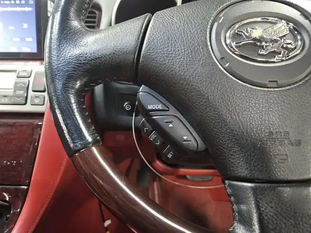 トヨタ ソアラ 430SCV ノーブルカラーED 長崎県 2005(平17)年 9.4万km コスモシルバー 純正ナビ/TV/マークレビンソンプレミアムサウンド/バックカメラ/クルーズコントロール/横滑り防止装置/HIDヘッドランプ/オートライト/オートエアコン/本木製/革巻きコンビステアリング/ステアリングスイッチ/ノーブルレッド革シート/前席パワーシート/ポジションメモリー/前席シートヒーター/社外18インチAWスタッドレス/リモコンキー/イモビライザー/オートアラーム/禁煙車