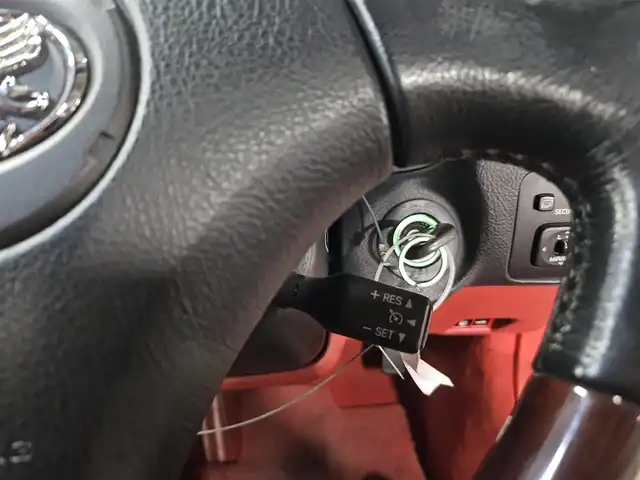 トヨタ ソアラ 430SCV ノーブルカラーED 長崎県 2005(平17)年 9.4万km コスモシルバー 純正ナビ/TV/マークレビンソンプレミアムサウンド/バックカメラ/クルーズコントロール/横滑り防止装置/HIDヘッドランプ/オートライト/オートエアコン/本木製/革巻きコンビステアリング/ステアリングスイッチ/ノーブルレッド革シート/前席パワーシート/ポジションメモリー/前席シートヒーター/社外18インチAWスタッドレス/リモコンキー/イモビライザー/オートアラーム/禁煙車