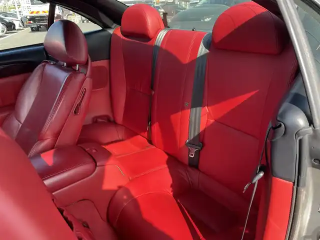 トヨタ ソアラ 430SCV ノーブルカラーED 長崎県 2005(平17)年 9.4万km コスモシルバー 純正ナビ/TV/マークレビンソンプレミアムサウンド/バックカメラ/クルーズコントロール/横滑り防止装置/HIDヘッドランプ/オートライト/オートエアコン/本木製/革巻きコンビステアリング/ステアリングスイッチ/ノーブルレッド革シート/前席パワーシート/ポジションメモリー/前席シートヒーター/社外18インチAWスタッドレス/リモコンキー/イモビライザー/オートアラーム/禁煙車