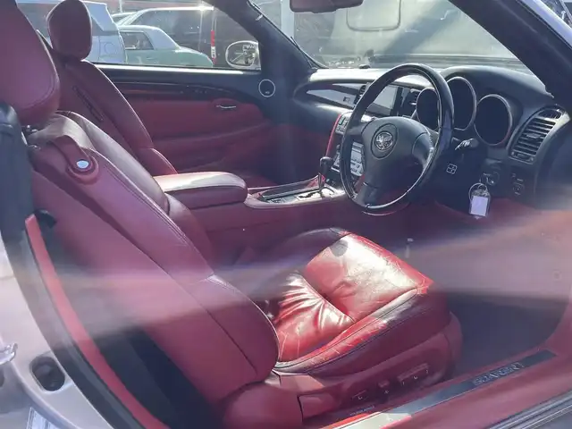 トヨタ ソアラ 430SCV ノーブルカラーED 長崎県 2005(平17)年 9.4万km コスモシルバー 純正ナビ/TV/マークレビンソンプレミアムサウンド/バックカメラ/クルーズコントロール/横滑り防止装置/HIDヘッドランプ/オートライト/オートエアコン/本木製/革巻きコンビステアリング/ステアリングスイッチ/ノーブルレッド革シート/前席パワーシート/ポジションメモリー/前席シートヒーター/社外18インチAWスタッドレス/リモコンキー/イモビライザー/オートアラーム/禁煙車