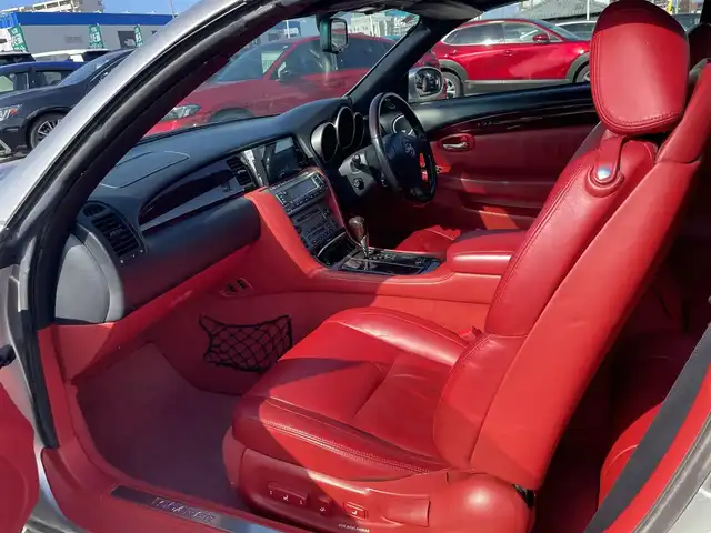 トヨタ ソアラ 430SCV ノーブルカラーED 長崎県 2005(平17)年 9.4万km コスモシルバー 純正ナビ/TV/マークレビンソンプレミアムサウンド/バックカメラ/クルーズコントロール/横滑り防止装置/HIDヘッドランプ/オートライト/オートエアコン/本木製/革巻きコンビステアリング/ステアリングスイッチ/ノーブルレッド革シート/前席パワーシート/ポジションメモリー/前席シートヒーター/社外18インチAWスタッドレス/リモコンキー/イモビライザー/オートアラーム/禁煙車