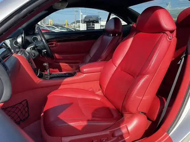 トヨタ ソアラ 430SCV ノーブルカラーED 長崎県 2005(平17)年 9.4万km コスモシルバー 純正ナビ/TV/マークレビンソンプレミアムサウンド/バックカメラ/クルーズコントロール/横滑り防止装置/HIDヘッドランプ/オートライト/オートエアコン/本木製/革巻きコンビステアリング/ステアリングスイッチ/ノーブルレッド革シート/前席パワーシート/ポジションメモリー/前席シートヒーター/社外18インチAWスタッドレス/リモコンキー/イモビライザー/オートアラーム/禁煙車