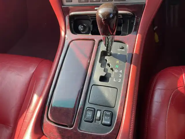 トヨタ ソアラ 430SCV ノーブルカラーED 長崎県 2005(平17)年 9.4万km コスモシルバー 純正ナビ/TV/マークレビンソンプレミアムサウンド/バックカメラ/クルーズコントロール/横滑り防止装置/HIDヘッドランプ/オートライト/オートエアコン/本木製/革巻きコンビステアリング/ステアリングスイッチ/ノーブルレッド革シート/前席パワーシート/ポジションメモリー/前席シートヒーター/社外18インチAWスタッドレス/リモコンキー/イモビライザー/オートアラーム/禁煙車