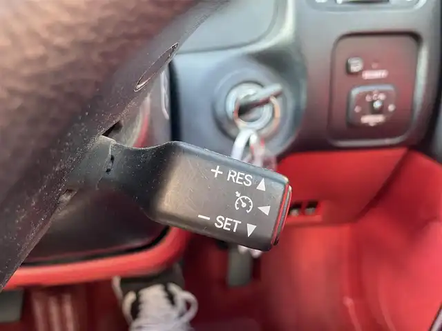 トヨタ ソアラ 430SCV ノーブルカラーED 長崎県 2005(平17)年 9.4万km コスモシルバー 純正ナビ/TV/マークレビンソンプレミアムサウンド/バックカメラ/クルーズコントロール/横滑り防止装置/HIDヘッドランプ/オートライト/オートエアコン/本木製/革巻きコンビステアリング/ステアリングスイッチ/ノーブルレッド革シート/前席パワーシート/ポジションメモリー/前席シートヒーター/社外18インチAWスタッドレス/リモコンキー/イモビライザー/オートアラーム/禁煙車