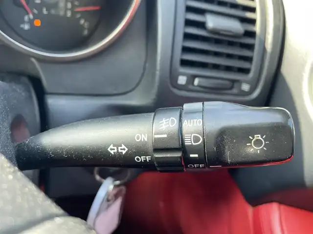 トヨタ ソアラ 430SCV ノーブルカラーED 長崎県 2005(平17)年 9.4万km コスモシルバー 純正ナビ/TV/マークレビンソンプレミアムサウンド/バックカメラ/クルーズコントロール/横滑り防止装置/HIDヘッドランプ/オートライト/オートエアコン/本木製/革巻きコンビステアリング/ステアリングスイッチ/ノーブルレッド革シート/前席パワーシート/ポジションメモリー/前席シートヒーター/社外18インチAWスタッドレス/リモコンキー/イモビライザー/オートアラーム/禁煙車