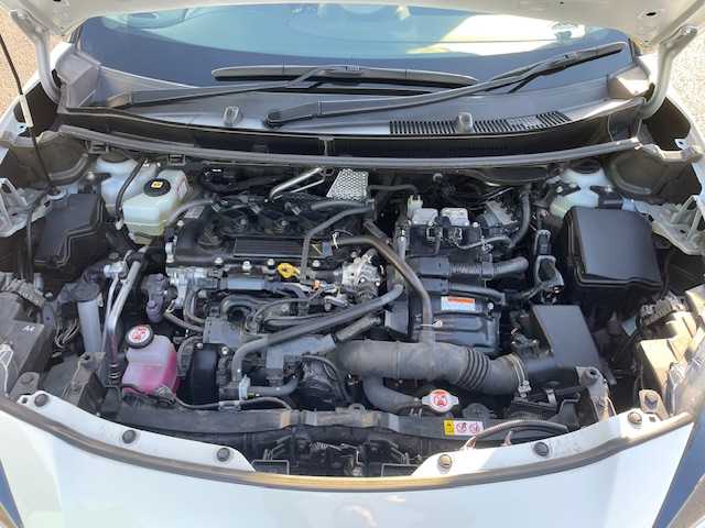 トヨタ ヤリスクロス ハイブリッド G 茨城県 2021(令3)年 4万km ホワイトパールクリスタルシャイン 純正ディスプレイオーディオ /-BT/AM/FM/衝突軽減システム /バックカメラ /ETC2.0 /ドライブレコーダー /ワンオーナー /プッシュスタート /純正アルミホイール /オートマチックハイビーム /純正フロアマット