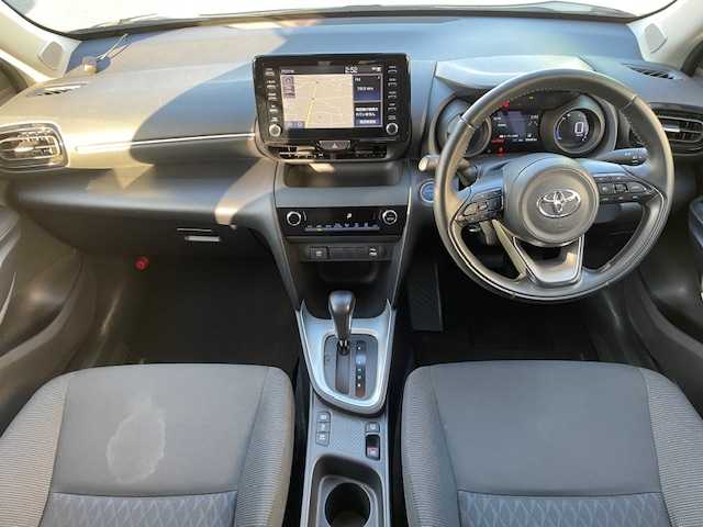 トヨタ ヤリスクロス ハイブリッド G 茨城県 2021(令3)年 4万km ホワイトパールクリスタルシャイン 純正ディスプレイオーディオ /-BT/AM/FM/衝突軽減システム /バックカメラ /ETC2.0 /ドライブレコーダー /ワンオーナー /プッシュスタート /純正アルミホイール /オートマチックハイビーム /純正フロアマット