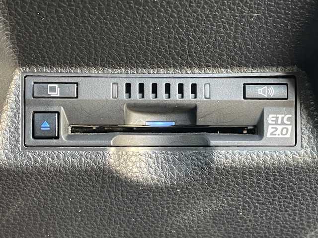 トヨタ ヤリスクロス ハイブリッド G 茨城県 2021(令3)年 4万km ホワイトパールクリスタルシャイン 純正ディスプレイオーディオ /-BT/AM/FM/衝突軽減システム /バックカメラ /ETC2.0 /ドライブレコーダー /ワンオーナー /プッシュスタート /純正アルミホイール /オートマチックハイビーム /純正フロアマット