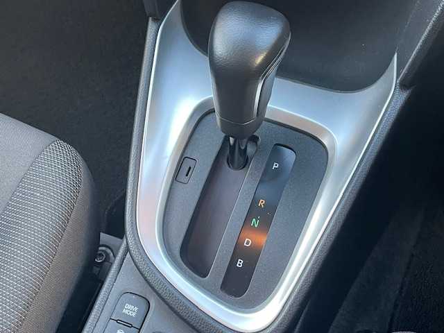 トヨタ ヤリスクロス ハイブリッド G 茨城県 2021(令3)年 4万km ホワイトパールクリスタルシャイン 純正ディスプレイオーディオ /-BT/AM/FM/衝突軽減システム /バックカメラ /ETC2.0 /ドライブレコーダー /ワンオーナー /プッシュスタート /純正アルミホイール /オートマチックハイビーム /純正フロアマット