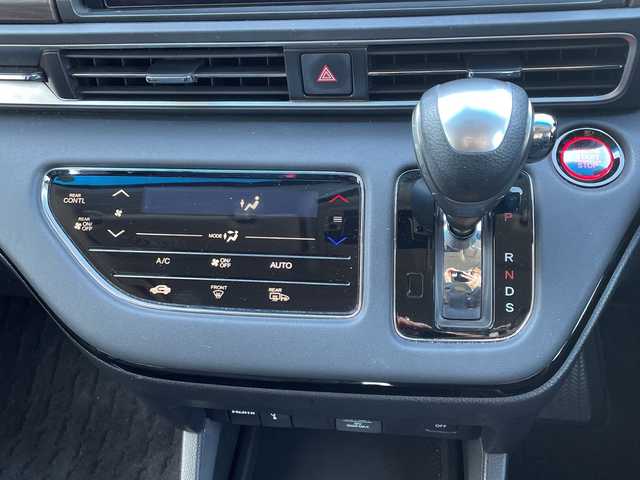 ホンダ オデッセイ アブソルート 新潟県 2021(令3)年 7.2万km プレミアムヴィーナスブラックP 純正10インチメモリナビ：VXU-217DYi/マルチビューカメラ/レーダークルーズコントロール/ジェスチャーコントロール・パワースライドドア/前後コーナーセンサー/ETC2.0/パドルシフト/ハーフレザーシート/運転席パワーシート/LEDヘッドライト