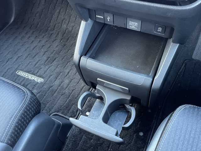 ホンダ オデッセイ アブソルート 新潟県 2021(令3)年 7.2万km プレミアムヴィーナスブラックP 純正10インチメモリナビ：VXU-217DYi/マルチビューカメラ/レーダークルーズコントロール/ジェスチャーコントロール・パワースライドドア/前後コーナーセンサー/ETC2.0/パドルシフト/ハーフレザーシート/運転席パワーシート/LEDヘッドライト