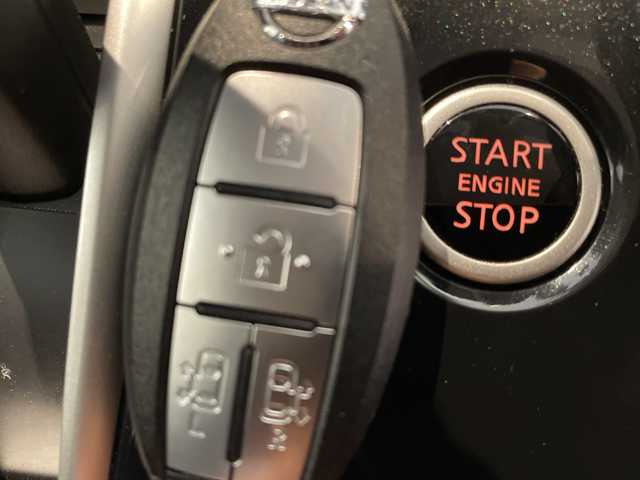 日産 セレナ ハイウェイスター Vセレクション 福井県 2017(平29)年 4.7万km マルーンレッド 2トーン 純正SDナビ/フルセグTV/BT/DVD/CD/USB/SD/フリップダウンモニター/アラウンドビューモニター/クルーズコントロール/エマージェンシーブレーキ/車線逸脱警報/ふらつき警報/前後ソナー/標識認識システム/パーキングアシスト/ETC/前後ドライブレコーダー/パワースライドドア/オートライト/LEDヘッドライト/純正16インチアルミホイール/プッシュスタート/スマートキー×2/純正フロアマット