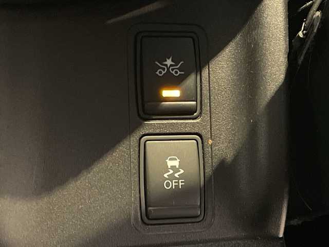 日産 セレナ ハイウェイスター Vセレクション 福井県 2017(平29)年 4.7万km マルーンレッド 2トーン 純正SDナビ/フルセグTV/BT/DVD/CD/USB/SD/フリップダウンモニター/アラウンドビューモニター/クルーズコントロール/エマージェンシーブレーキ/車線逸脱警報/ふらつき警報/前後ソナー/標識認識システム/パーキングアシスト/ETC/前後ドライブレコーダー/パワースライドドア/オートライト/LEDヘッドライト/純正16インチアルミホイール/プッシュスタート/スマートキー×2/純正フロアマット