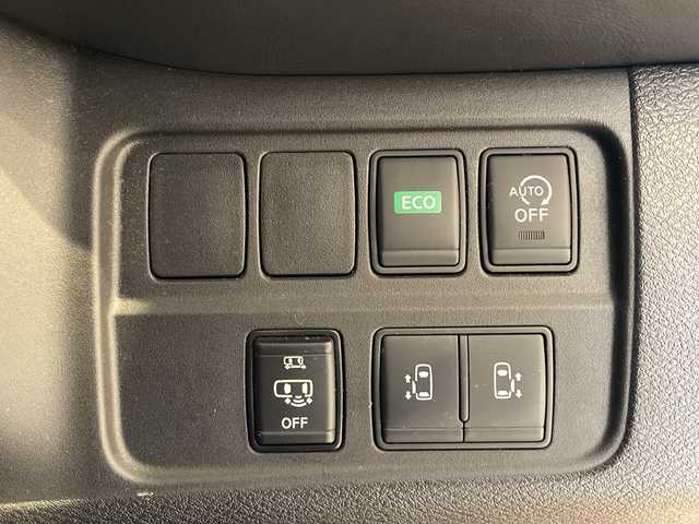 日産 セレナ ハイウェイスター Vセレクション 福井県 2017(平29)年 4.7万km マルーンレッド 2トーン 純正SDナビ/フルセグTV/BT/DVD/CD/USB/SD/フリップダウンモニター/アラウンドビューモニター/クルーズコントロール/エマージェンシーブレーキ/車線逸脱警報/ふらつき警報/前後ソナー/標識認識システム/パーキングアシスト/ETC/前後ドライブレコーダー/パワースライドドア/オートライト/LEDヘッドライト/純正16インチアルミホイール/プッシュスタート/スマートキー×2/純正フロアマット