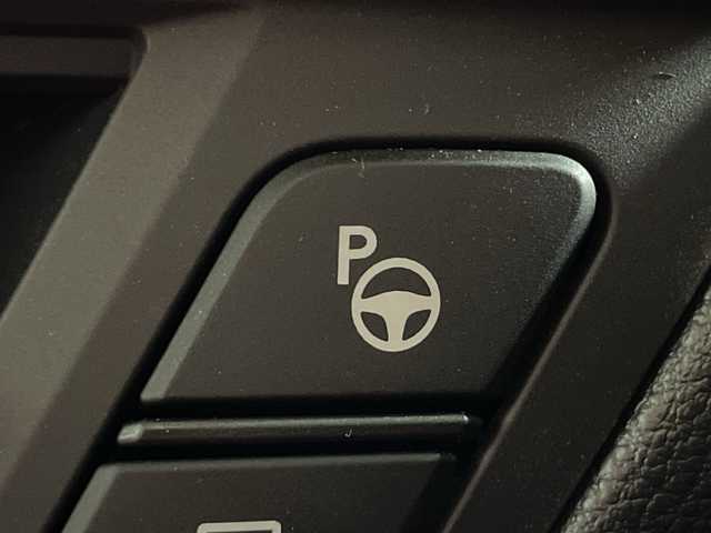 レクサス ＮＸ 350h Fスポーツ 神奈川県 2023(令5)年 1.7万km ホワイトノーヴァガラスフレーク レクサスセーフティシステム+/純正ディスプレイオーディオ/・ナビ/フルセグTV/BT/USB/MiraCasT/HDMI/パノラミックビューモニター/ムーンルーフ/置くだけ充電/デジタルインナーミラー/AC100V/ヘッドアップディスプレイ/TRDエアロ(F/S/R)/赤黒コンビレザー調シート/パワーシート(D/N)/メモリシート(D)/シートヒーター(D/N)/ベンチレーション(D/N)/パーキングアシスト/電動サイドブレーキ/オートブレーキホールド/ビルトインETC2.0/前後ドライブレコーダー/革巻きステアリング/ステアリングスイッチ/ステアリングヒーター/Autoライト/パドルシフト/パワーバックドア/EV/SPORT/SPORT+モード/ルーフレール/スマートキー/プッシュスタートボタン/三眼LED/フォグランプ/電動格納ミラー/ウィンカーミラー/純正フロアマット/純正20インチアルミホイール