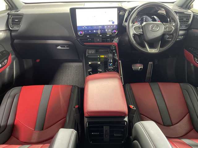 レクサス ＮＸ 350h Fスポーツ 神奈川県 2023(令5)年 1.7万km ホワイトノーヴァガラスフレーク レクサスセーフティシステム+/純正ディスプレイオーディオ/・ナビ/フルセグTV/BT/USB/MiraCasT/HDMI/パノラミックビューモニター/ムーンルーフ/置くだけ充電/デジタルインナーミラー/AC100V/ヘッドアップディスプレイ/TRDエアロ(F/S/R)/赤黒コンビレザー調シート/パワーシート(D/N)/メモリシート(D)/シートヒーター(D/N)/ベンチレーション(D/N)/パーキングアシスト/電動サイドブレーキ/オートブレーキホールド/ビルトインETC2.0/前後ドライブレコーダー/革巻きステアリング/ステアリングスイッチ/ステアリングヒーター/Autoライト/パドルシフト/パワーバックドア/EV/SPORT/SPORT+モード/ルーフレール/スマートキー/プッシュスタートボタン/三眼LED/フォグランプ/電動格納ミラー/ウィンカーミラー/純正フロアマット/純正20インチアルミホイール