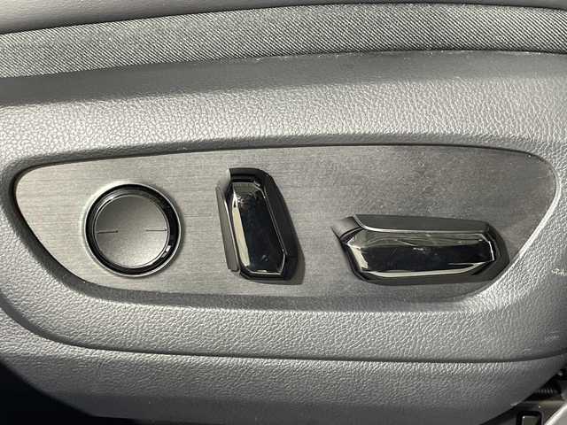 レクサス ＮＸ 350h Fスポーツ 神奈川県 2023(令5)年 1.7万km ホワイトノーヴァガラスフレーク レクサスセーフティシステム+/純正ディスプレイオーディオ/・ナビ/フルセグTV/BT/USB/MiraCasT/HDMI/パノラミックビューモニター/ムーンルーフ/置くだけ充電/デジタルインナーミラー/AC100V/ヘッドアップディスプレイ/TRDエアロ(F/S/R)/赤黒コンビレザー調シート/パワーシート(D/N)/メモリシート(D)/シートヒーター(D/N)/ベンチレーション(D/N)/パーキングアシスト/電動サイドブレーキ/オートブレーキホールド/ビルトインETC2.0/前後ドライブレコーダー/革巻きステアリング/ステアリングスイッチ/ステアリングヒーター/Autoライト/パドルシフト/パワーバックドア/EV/SPORT/SPORT+モード/ルーフレール/スマートキー/プッシュスタートボタン/三眼LED/フォグランプ/電動格納ミラー/ウィンカーミラー/純正フロアマット/純正20インチアルミホイール