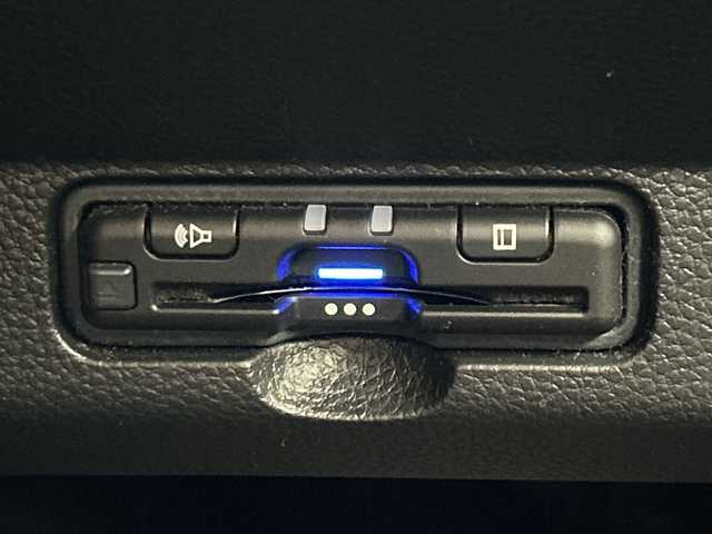 ホンダ Ｎ ＯＮＥ プレミアム 三重県 2021(令3)年 3.8万km ブリティッシュグリーンP /禁煙車 //純正ナビ(フルセグ/CD/DVD/AM/FM/BT/USB) //バックカメラ //前席シートヒーター //ホンダセンシング //レーンキープアシスト//レーダークルコン //電動パーキングブレーキ// LEDヘッドライト//LEDフォグライト //オートライト//ETC//スマートキー//パーキングセンサー