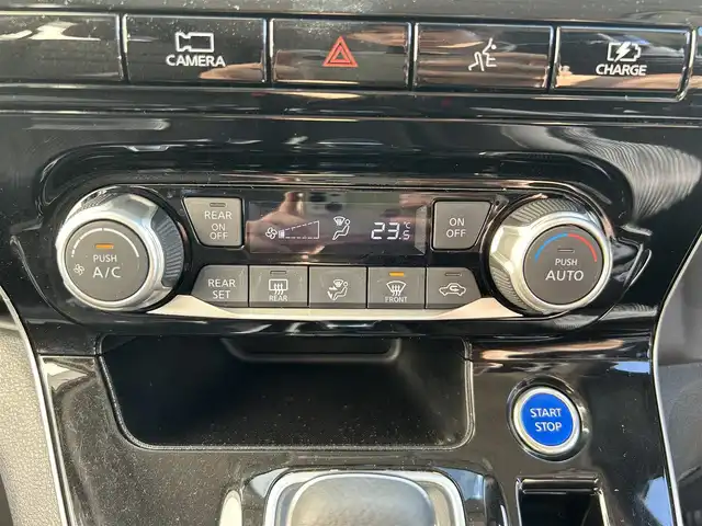 日産 セレナ e－パワー ハイウェイスター V 大阪府 2021(令3)年 2.4万km ブリリアントホワイトパール 2トーン 純正ナビ フルセグTV CD DVD BT/純正フリップダウンモニター/アラウンドビューモニター/プロパイロット/ブラインドスポットモニタ/デジタルインナーミラー/両側パワースライドドア/シートヒーター/スマートキー 2個/エンジンスターター/ETC/コーナーセンサー/ステアリングヒーター/衝突被害軽減ブレーキ/レーンアシスト/オートマチックハイビーム/LEDオートヘッドライト/フォグライト/ハンズフリーオートドア/ステアリングリモコン/W サイド カーテンエアバッグ/保証書 取説 ナビ取説/禁煙車