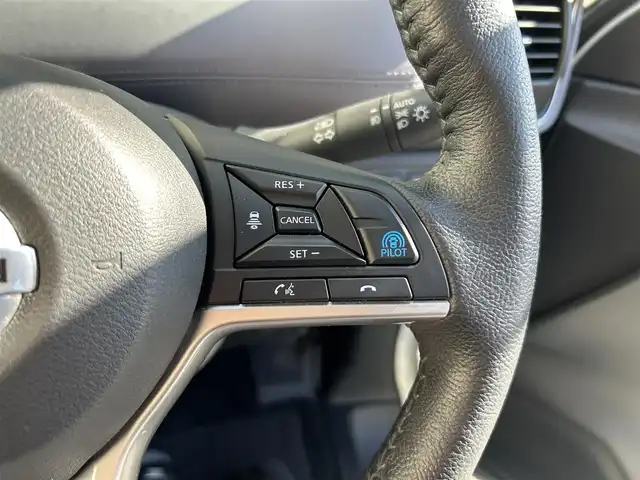 日産 セレナ e－パワー ハイウェイスター V 大阪府 2021(令3)年 2.4万km ブリリアントホワイトパール 2トーン 純正ナビ フルセグTV CD DVD BT/純正フリップダウンモニター/アラウンドビューモニター/プロパイロット/ブラインドスポットモニタ/デジタルインナーミラー/両側パワースライドドア/シートヒーター/スマートキー 2個/エンジンスターター/ETC/コーナーセンサー/ステアリングヒーター/衝突被害軽減ブレーキ/レーンアシスト/オートマチックハイビーム/LEDオートヘッドライト/フォグライト/ハンズフリーオートドア/ステアリングリモコン/W サイド カーテンエアバッグ/保証書 取説 ナビ取説/禁煙車