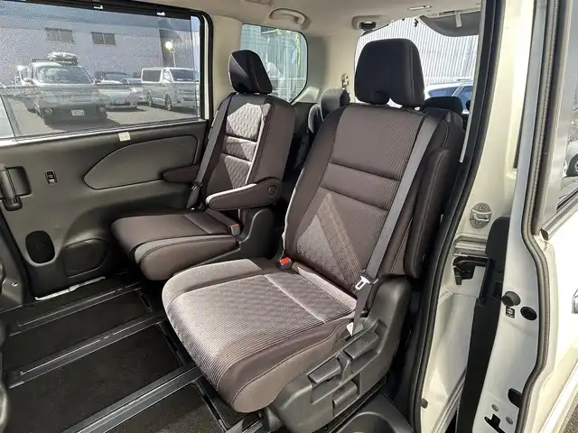 日産 セレナ e－パワー ハイウェイスター V 大阪府 2021(令3)年 2.4万km ブリリアントホワイトパール 2トーン 純正ナビ フルセグTV CD DVD BT/純正フリップダウンモニター/アラウンドビューモニター/プロパイロット/ブラインドスポットモニタ/デジタルインナーミラー/両側パワースライドドア/シートヒーター/スマートキー 2個/エンジンスターター/ETC/コーナーセンサー/ステアリングヒーター/衝突被害軽減ブレーキ/レーンアシスト/オートマチックハイビーム/LEDオートヘッドライト/フォグライト/ハンズフリーオートドア/ステアリングリモコン/W サイド カーテンエアバッグ/保証書 取説 ナビ取説/禁煙車