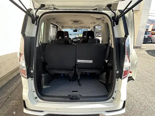 日産 セレナ e－パワー ハイウェイスター V 大阪府 2021(令3)年 2.4万km ブリリアントホワイトパール 2トーン 純正ナビ フルセグTV CD DVD BT/純正フリップダウンモニター/アラウンドビューモニター/プロパイロット/ブラインドスポットモニタ/デジタルインナーミラー/両側パワースライドドア/シートヒーター/スマートキー 2個/エンジンスターター/ETC/コーナーセンサー/ステアリングヒーター/衝突被害軽減ブレーキ/レーンアシスト/オートマチックハイビーム/LEDオートヘッドライト/フォグライト/ハンズフリーオートドア/ステアリングリモコン/W サイド カーテンエアバッグ/保証書 取説 ナビ取説/禁煙車