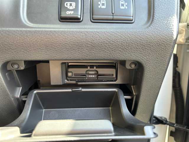 日産 セレナ e－パワー ハイウェイスター V 大阪府 2021(令3)年 2.4万km ブリリアントホワイトパール 2トーン 純正ナビ フルセグTV CD DVD BT/純正フリップダウンモニター/アラウンドビューモニター/プロパイロット/ブラインドスポットモニタ/デジタルインナーミラー/両側パワースライドドア/シートヒーター/スマートキー 2個/エンジンスターター/ETC/コーナーセンサー/ステアリングヒーター/衝突被害軽減ブレーキ/レーンアシスト/オートマチックハイビーム/LEDオートヘッドライト/フォグライト/ハンズフリーオートドア/ステアリングリモコン/W サイド カーテンエアバッグ/保証書 取説 ナビ取説/禁煙車