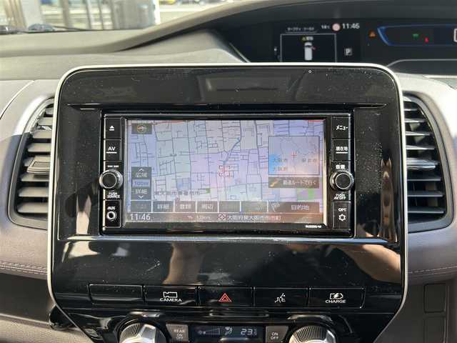 日産 セレナ e－パワー ハイウェイスター V 大阪府 2021(令3)年 2.4万km ブリリアントホワイトパール 2トーン 純正ナビ フルセグTV CD DVD BT/純正フリップダウンモニター/アラウンドビューモニター/プロパイロット/ブラインドスポットモニタ/デジタルインナーミラー/両側パワースライドドア/シートヒーター/スマートキー 2個/エンジンスターター/ETC/コーナーセンサー/ステアリングヒーター/衝突被害軽減ブレーキ/レーンアシスト/オートマチックハイビーム/LEDオートヘッドライト/フォグライト/ハンズフリーオートドア/ステアリングリモコン/W サイド カーテンエアバッグ/保証書 取説 ナビ取説/禁煙車