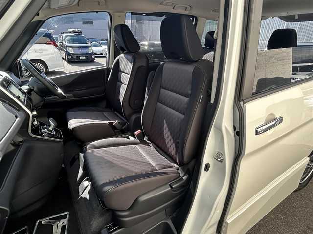 日産 セレナ e－パワー ハイウェイスター V 大阪府 2021(令3)年 2.4万km ブリリアントホワイトパール 2トーン 純正ナビ フルセグTV CD DVD BT/純正フリップダウンモニター/アラウンドビューモニター/プロパイロット/ブラインドスポットモニタ/デジタルインナーミラー/両側パワースライドドア/シートヒーター/スマートキー 2個/エンジンスターター/ETC/コーナーセンサー/ステアリングヒーター/衝突被害軽減ブレーキ/レーンアシスト/オートマチックハイビーム/LEDオートヘッドライト/フォグライト/ハンズフリーオートドア/ステアリングリモコン/W サイド カーテンエアバッグ/保証書 取説 ナビ取説/禁煙車