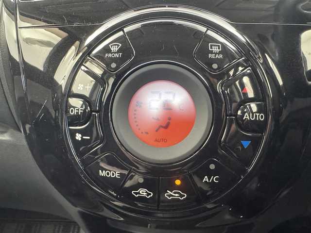 日産 ノート X Vセレクション 愛知県 2020(令2)年 5.7万km スーパーブラック 日産純正7インチSDナビ/アラウンドビューモニター/デジタルインナーミラー/エマージェンシーブレーキ/ETC/ステアリングリモコン/プッシュスタート/アイドリングストップ/横滑り防止機能/レーンキープアシスト/オートライト/コーナーセンサー（前後）/純正15インチアルミホイール/Wエアバック/パワーステアリング/パワーウィンドウ/フルフラットシート/スマートキー