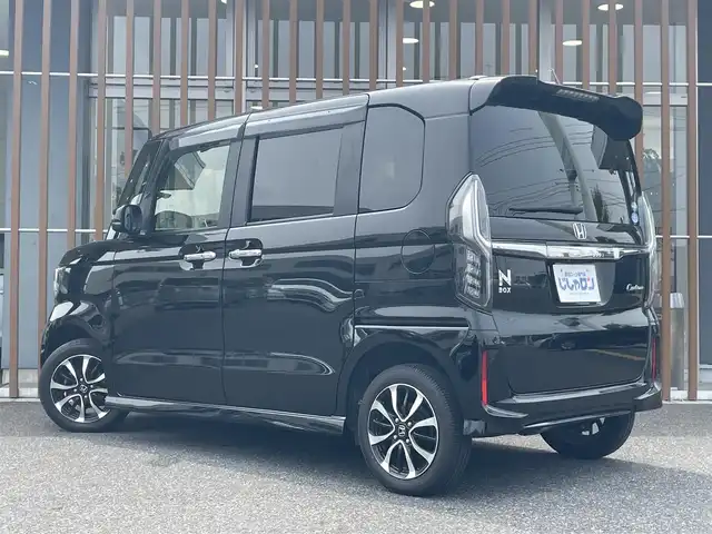 ホンダ Ｎ ＢＯＸ カスタム G L ホンダセンシング 鳥取県 2018(平30)年 10.5万km クリスタルブラックパール (株)IDOMが運営する【じしゃロン鳥取店】の自社ローン専用車両になります。こちらは現金またはオートローンご利用時の価格です。自社ローンご希望の方は別途その旨お申付け下さい/4WD/社外CDデッキ/片側パワースライドドア/ホンダセンシング搭載/衝突被害軽減ブレーキ/レーダークルーズコントロール/LEDオートライト/LEDフォグ/後方誤発進抑制/LDA/前席シートヒーター/社外ドラレコ/ビルトインETC/スマートキー×2/プッシュスタート