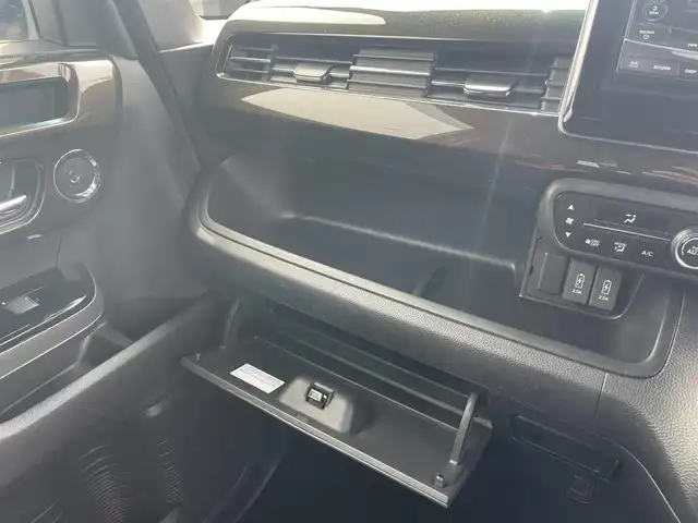 ホンダ Ｎ ＢＯＸ カスタム G L ホンダセンシング 鳥取県 2018(平30)年 10.5万km クリスタルブラックパール (株)IDOMが運営する【じしゃロン鳥取店】の自社ローン専用車両になります。こちらは現金またはオートローンご利用時の価格です。自社ローンご希望の方は別途その旨お申付け下さい/4WD/社外CDデッキ/片側パワースライドドア/ホンダセンシング搭載/衝突被害軽減ブレーキ/レーダークルーズコントロール/LEDオートライト/LEDフォグ/後方誤発進抑制/LDA/前席シートヒーター/社外ドラレコ/ビルトインETC/スマートキー×2/プッシュスタート