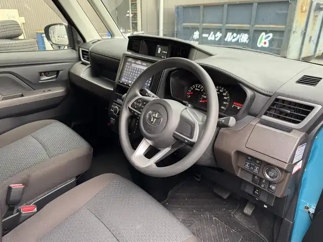 トヨタ ルーミー G 滋賀県 2022(令4)年 1.2万km ターコイズブルーマイカメタリック 禁煙車/純正ナビ/（CD/DVD/SD/Bluetooth/フルセグTV）/パノラミックビューモニター/ビルトインETC/両側電動スライドドア/衝突被害軽減システム/クリアランスソナー/ステアリングリモコン/LEDヘッドライト/オートヘッドライト/ヘッドライトレベライザー/USB充電/シートリフター/オートリトラーミラー/リアロールサンシェイド/純正フロアマット