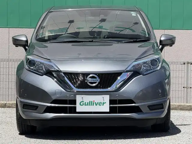 日産 ノート X Vセレクション 千葉県 2020(令2)年 5.8万km ダークメタルグレー 純正SDナビ（CD/DVD/SD/AUX/Bluetooth)/アラウンドビューモニター/インテリジェントルームミラー/フロントドライブレコーダー（DJ4-D）/リアドライブレコーダー（610FHR）/エマージェンシーブレーキ/車線逸脱警報/コーナーセンサー（前後）/ETC2.0/レーダー探知機/オートライト/アイドリングストップ/プッシュエンジンスタート/スペアキー