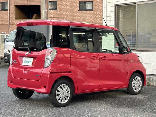 日産 デイズ ルークス X Vセレ +SeftyⅡ 福岡県 2015(平27)年 6.7万km アゼリアピンク ワンオーナー/純正メモリーナビ/　(AM/FM/CD/DVD/iPod/USB/Bluetooth/フルセグTV)/バックカメラ/アラウンドビューカメラ/ETC/盗難防止装置/安全装備/・エマージェンシーブレーキ/・横滑り防止装置/アイドリングストップ/フルフラットシート/ベンチシート/片側パワースライドドア/ヘッドランプレベライザー/純正フロアマット/ドアバイザー/プッシュスタート/ISOFIX/電格ミラー/電源ソケット/スペアキー×1/保証書/取扱説明書