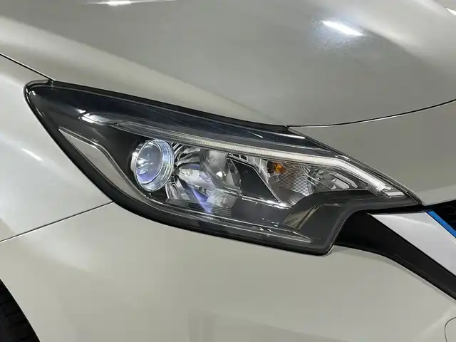 日産 ノート e－パワー X 神奈川県 2018(平30)年 4.9万km ブリリアントホワイトパール 純正７型SDナビゲーション/CD DVD Bluetooth フルセグTV/アラウンドビューモニター/衝突被害軽減システム/車線逸脱警報/クリアランスソナー/ETC/ドライブレコーダー/純正フロアマット/インテリジェントデジタルインナーミラー/オートライト/純正１４インチアルミホイール/スマートキー/プッシュスタート/ドアバイザー
