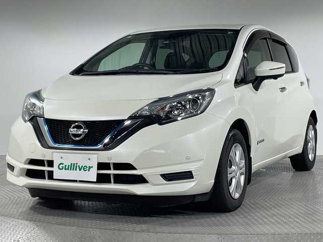 日産 ノート e－パワー X 神奈川県 2018(平30)年 4.9万km ブリリアントホワイトパール 純正７型SDナビゲーション/CD DVD Bluetooth フルセグTV/アラウンドビューモニター/衝突被害軽減システム/車線逸脱警報/クリアランスソナー/ETC/ドライブレコーダー/純正フロアマット/インテリジェントデジタルインナーミラー/オートライト/純正１４インチアルミホイール/スマートキー/プッシュスタート/ドアバイザー