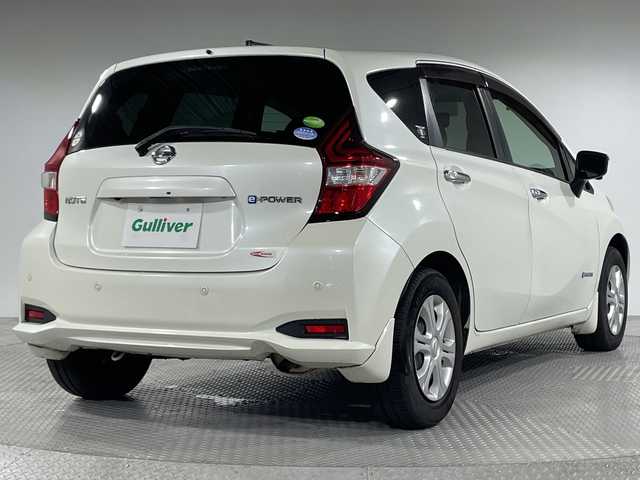 日産 ノート e－パワー X 神奈川県 2018(平30)年 4.9万km ブリリアントホワイトパール 純正７型SDナビゲーション/CD DVD Bluetooth フルセグTV/アラウンドビューモニター/衝突被害軽減システム/車線逸脱警報/クリアランスソナー/ETC/ドライブレコーダー/純正フロアマット/インテリジェントデジタルインナーミラー/オートライト/純正１４インチアルミホイール/スマートキー/プッシュスタート/ドアバイザー