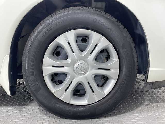 日産 ノート e－パワー X 神奈川県 2018(平30)年 4.9万km ブリリアントホワイトパール 純正７型SDナビゲーション/CD DVD Bluetooth フルセグTV/アラウンドビューモニター/衝突被害軽減システム/車線逸脱警報/クリアランスソナー/ETC/ドライブレコーダー/純正フロアマット/インテリジェントデジタルインナーミラー/オートライト/純正１４インチアルミホイール/スマートキー/プッシュスタート/ドアバイザー