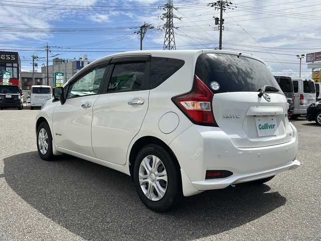 日産 ノート e－パワー X 石川県 2018(平30)年 4.9万km ブリリアントホワイトパール 純正７型SDナビゲーション/CD DVD Bluetooth フルセグTV/アラウンドビューモニター/衝突被害軽減システム/車線逸脱警報/クリアランスソナー/ETC/ドライブレコーダー/純正フロアマット/インテリジェントデジタルインナーミラー/オートライト/スマートキー/プッシュスタート/ドアバイザー