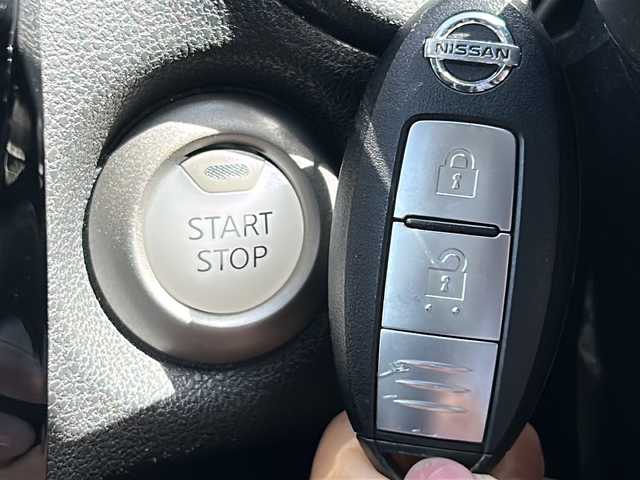日産 ノート e－パワー X 石川県 2018(平30)年 4.9万km ブリリアントホワイトパール 純正７型SDナビゲーション/CD DVD Bluetooth フルセグTV/アラウンドビューモニター/衝突被害軽減システム/車線逸脱警報/クリアランスソナー/ETC/ドライブレコーダー/純正フロアマット/インテリジェントデジタルインナーミラー/オートライト/スマートキー/プッシュスタート/ドアバイザー