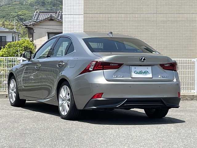 レクサス ＩＳ 300h バージョンL 山口県 2014(平26)年 6.7万km ソニックチタニウム 黒革シート/前席パワーシート/前席エアシート シートヒーター/純正SDナビ フルセグTV/CD DVD BT BD USB AUX/バックカメラ/ビルトイン DSRC ETC/衝突被害軽減ブレーキ/レーダークルーズコントロール/パドルシフト/LEDオートヘッドライト/フォグライト/コーナーセンサー/ステアリングリモコン/リア電動ロールシェード/スマートキー/W サイド カーテン ニー エアバッグ/禁煙車