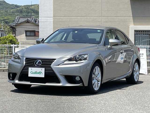 レクサス ＩＳ 300h バージョンL 山口県 2014(平26)年 6.7万km ソニックチタニウム 黒革シート/前席パワーシート/前席エアシート シートヒーター/純正SDナビ フルセグTV/CD DVD BT BD USB AUX/バックカメラ/ビルトイン DSRC ETC/衝突被害軽減ブレーキ/レーダークルーズコントロール/パドルシフト/LEDオートヘッドライト/フォグライト/コーナーセンサー/ステアリングリモコン/リア電動ロールシェード/スマートキー/W サイド カーテン ニー エアバッグ/禁煙車
